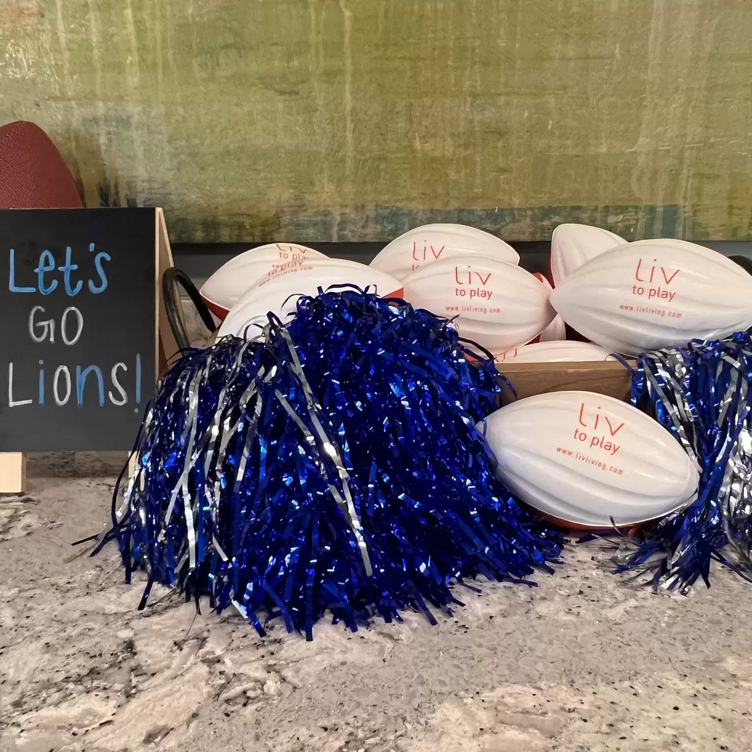 🏈🦁🔵 Let's get ready for an epic showdown tonight as the Lions take on the Chiefs! We'll be proudly cheering on the Honolulu Blue and Silver. The energy is going to be electric as Dan Campbell leads the Lions tonight against the reigning Super Bowl champs, Kansas City Chiefs. To celebrate, come grab a Liv to Play football. 

Who's your pick for tonight's game? 

#LionsVsChiefs #GameDayExcitement #TeamSpirit #FootballFever #LivArbors